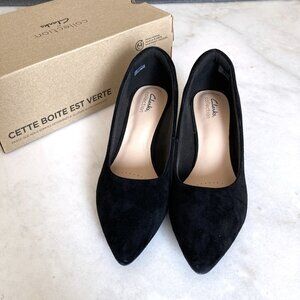 NIB! New in box Clarks black Teresa Step pump / pointed toe shoes, suede leather